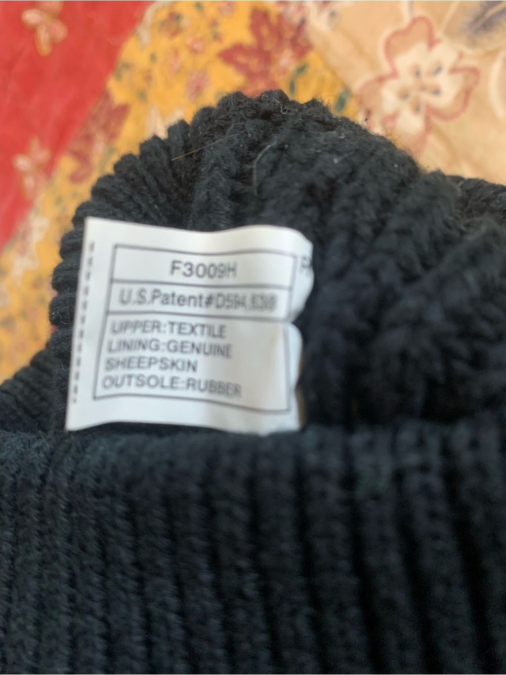 UGG 5879 Classic Argyle Knit Black
Boot Size 7 - Picture 10 of 12
